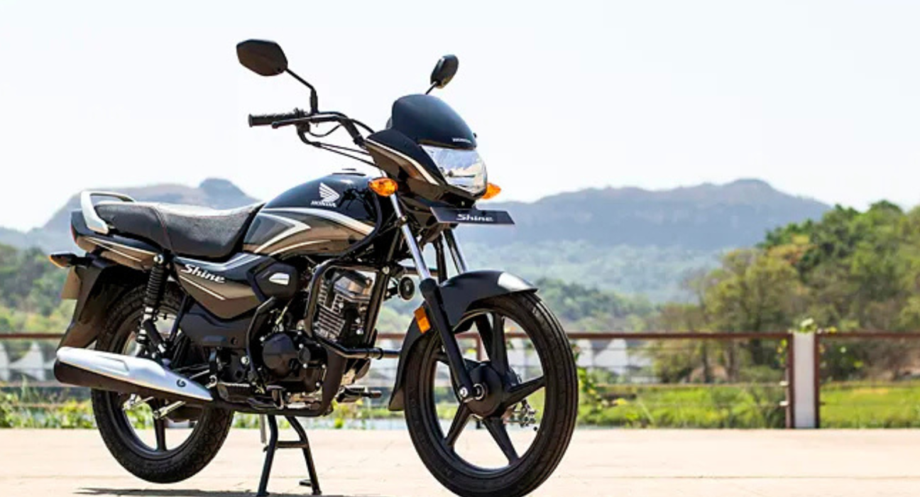 2025 Honda Shine 100 Black with Orange color variant