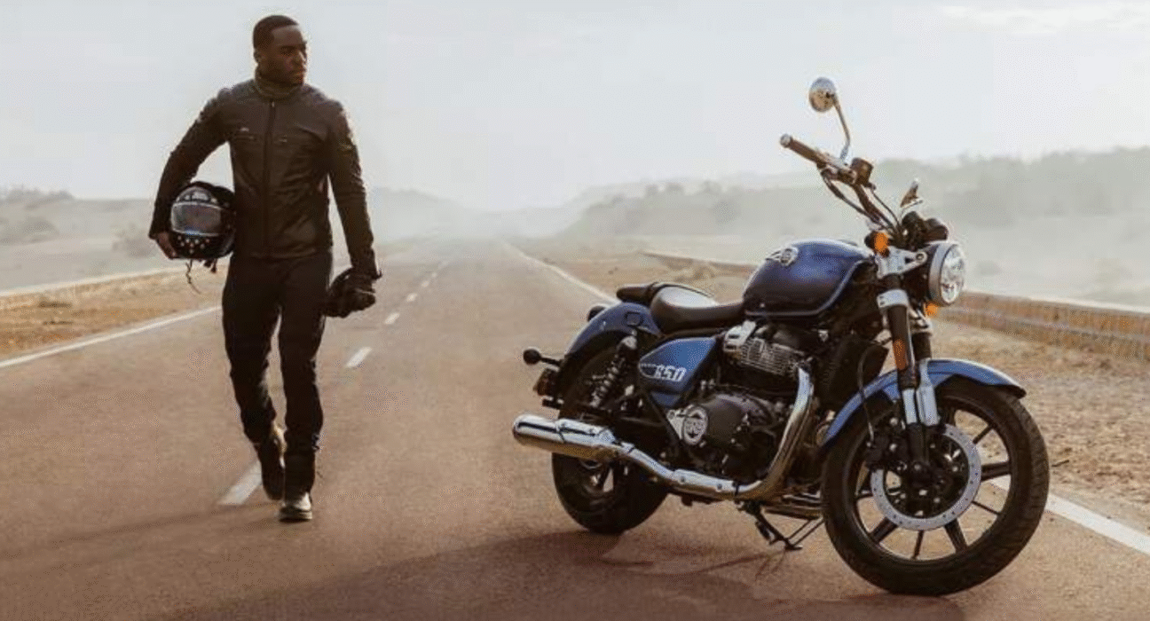 Front view of Royal Enfield Meteor 650 custom cruiser