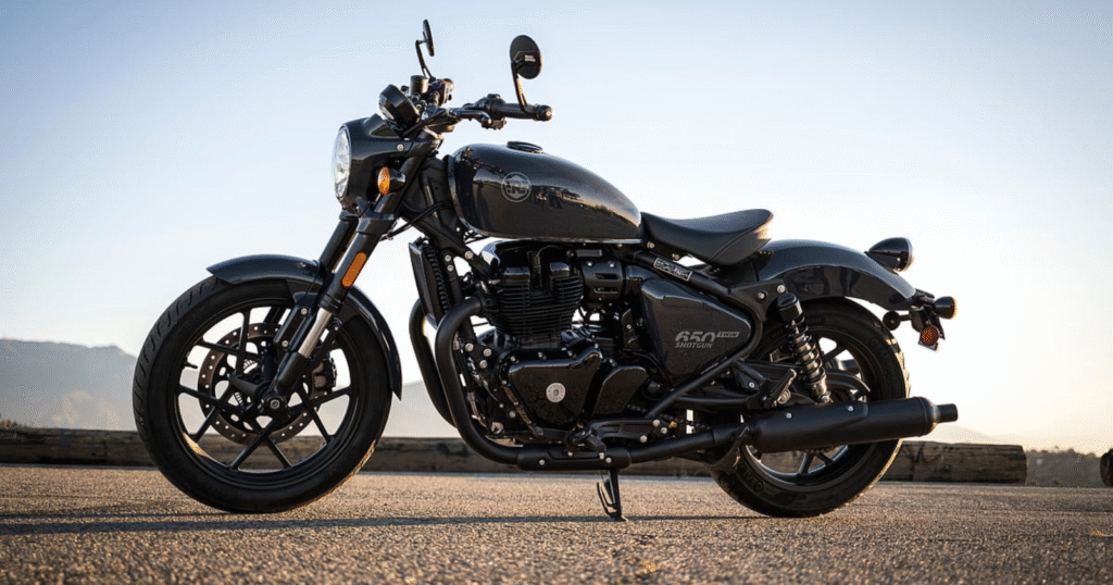 Royal Enfield Shotgun 650 cruiser motorcycle with optional windscreen, highlighting its touring design