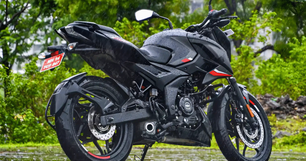Bajaj Pulsar N160 side view with updated exhaust design