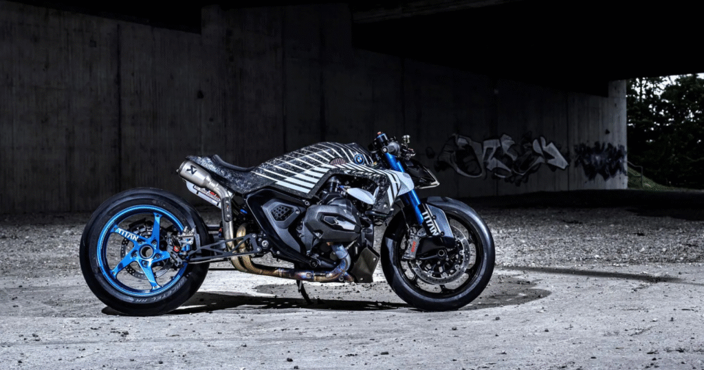 bmw 1300 r parked on side stand side profile