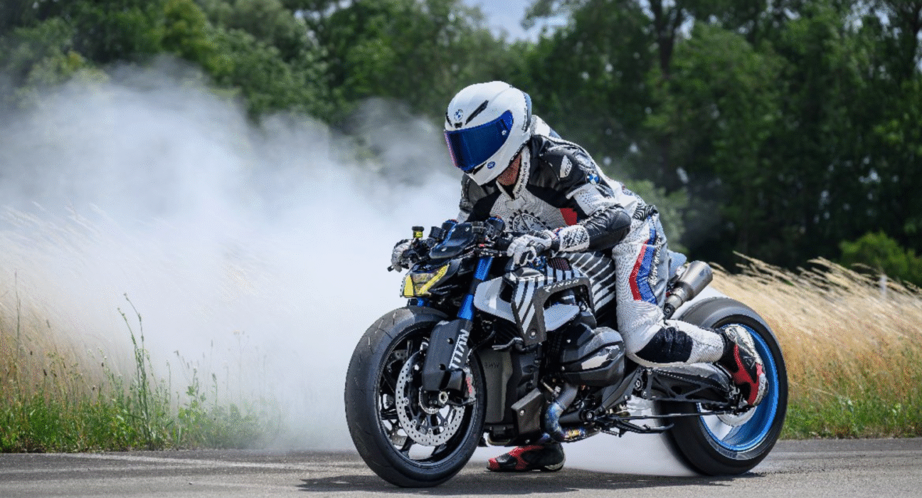rider perform burnout with bmw 1300 r titan edition
