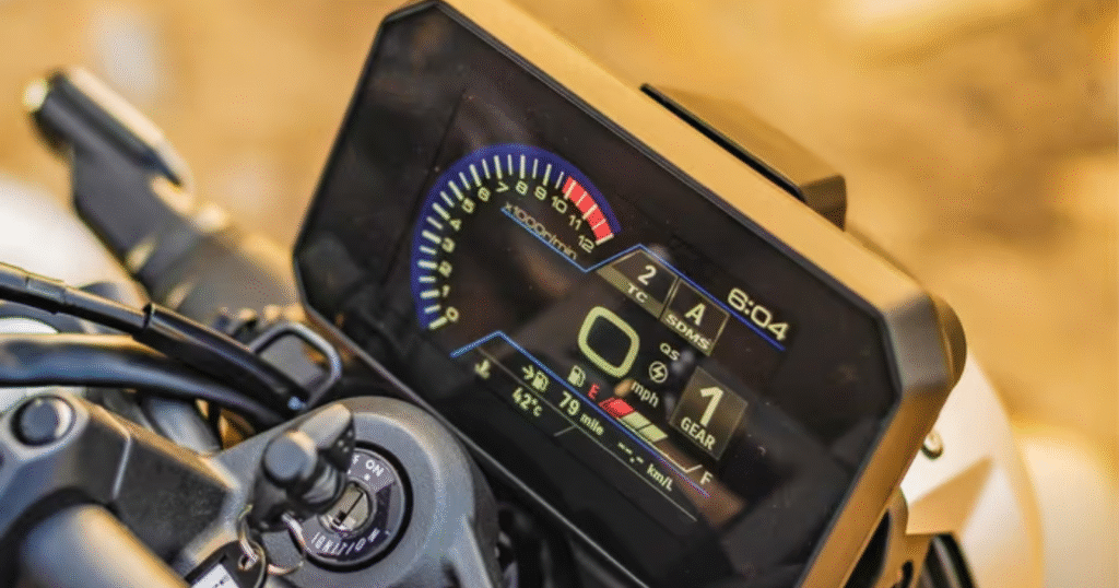 3️⃣ Close-up of Suzuki GSX 8T digital TFT dash and switchgear