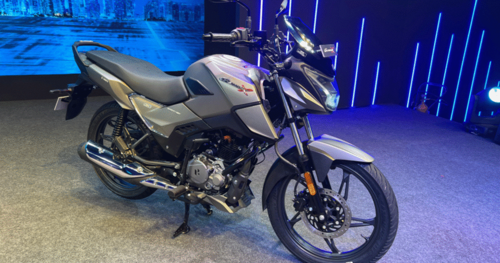Hero Glamour X 125 side profile showcasing diamond frame and design