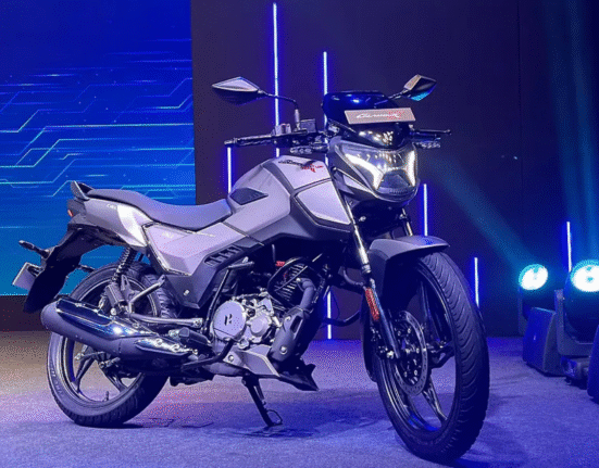 Hero Glamour X 125 front view with new H-shaped DRL headlamp