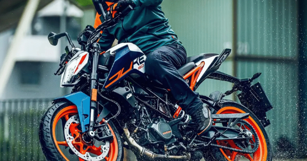 ktm duke 160 engine close-up Image