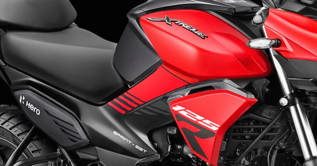 Hero Xtreme 125R fuel tank in Red color highlighting bold graphics and muscular styling
