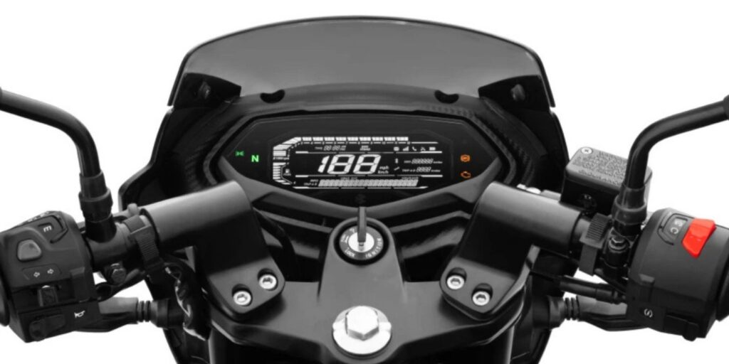 Bajaj Pulsar 180 digital console with Bluetooth connectivity and modern display